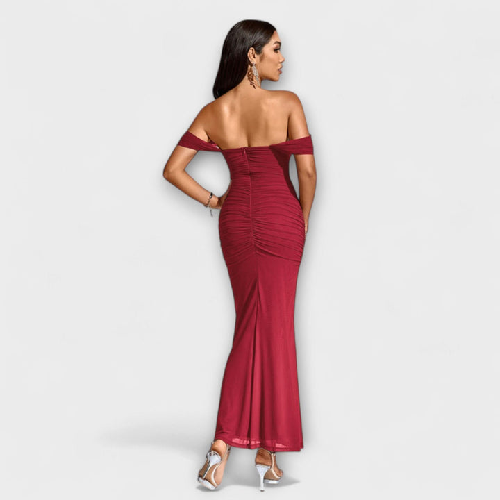 Ione - Bodycon šaty s odhalenými rameny a rafinovaným řasením