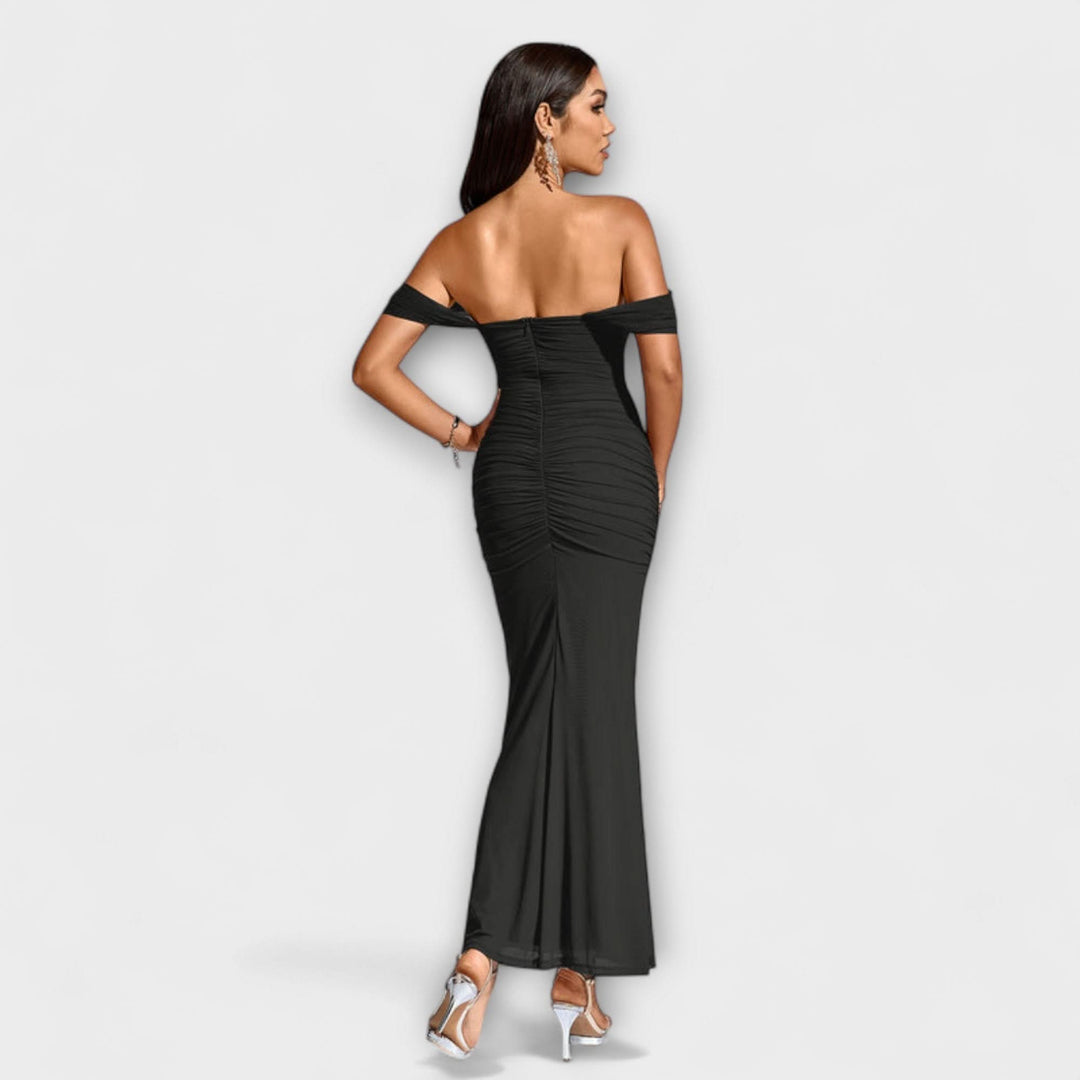 Ione - Bodycon šaty s odhalenými rameny a rafinovaným řasením