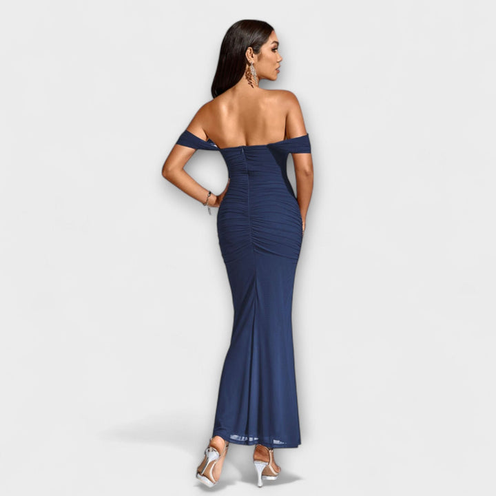 Ione - Bodycon šaty s odhalenými rameny a rafinovaným řasením