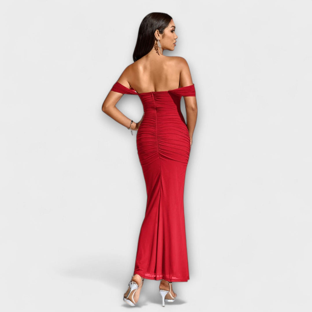 Ione - Bodycon šaty s odhalenými rameny a rafinovaným řasením
