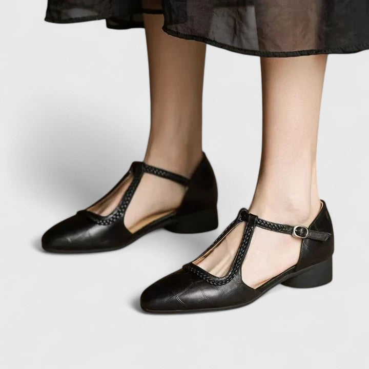 Delphine | Ploché sandály s elegancí bez času