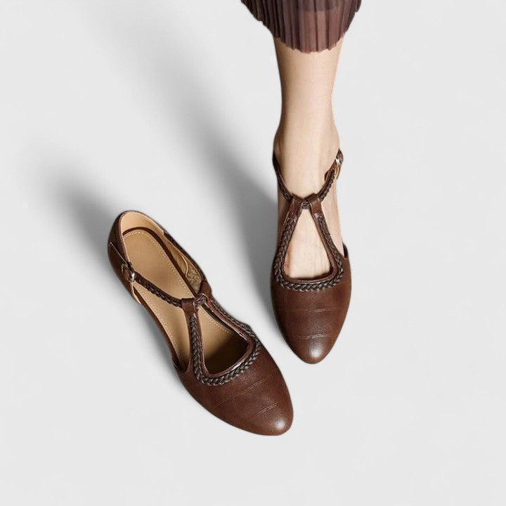 Delphine | Ploché sandály s elegancí bez času